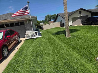 Lawn care service in South Daytona, 32119