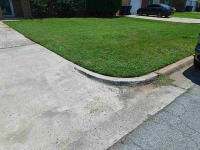 Lawn care service in Oklahoma City, 73135