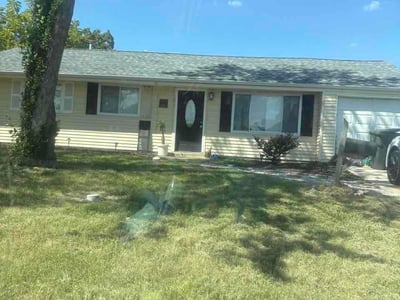 Lawn care service in St. Louis, 63123