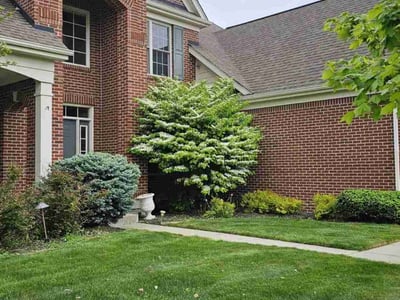 Lawn care service in Zionsville, 46077