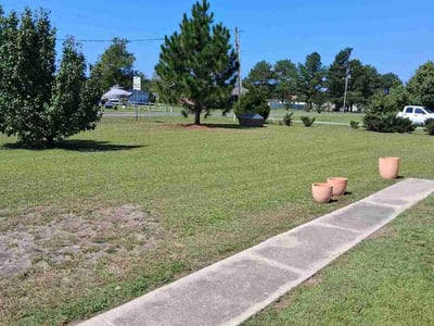 Lawn care service in Vass, 28394