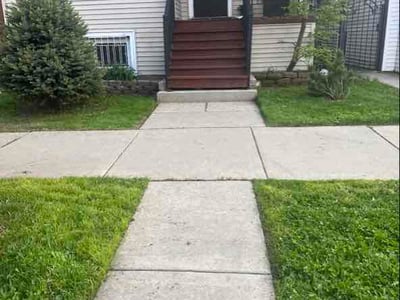 Lawn care service in Chicago, 60639