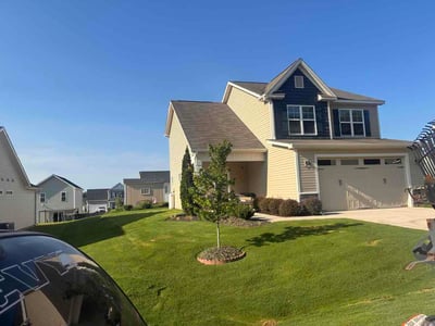 Lawn care service in Smithfield, 27577