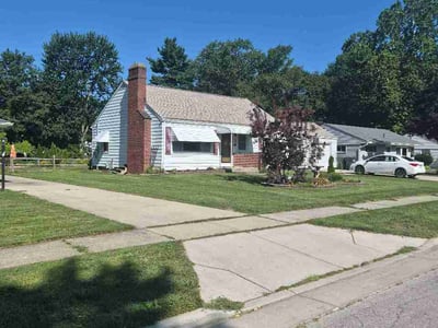 Lawn care service in Maumee, 43537