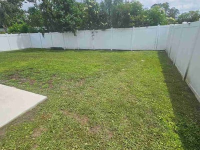 Lawn care service in Jacksonville, 32218