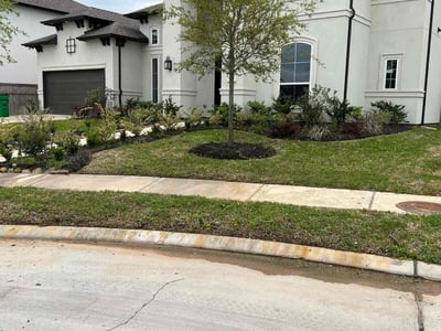 Lawn care service in Missouri City, 77459