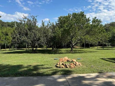 Lawn care service in Fayetteville, 72704