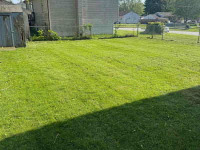 Lawn care service in Norwich, 06360