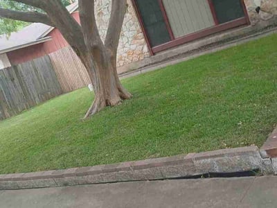 Lawn care service in Austin, 78724