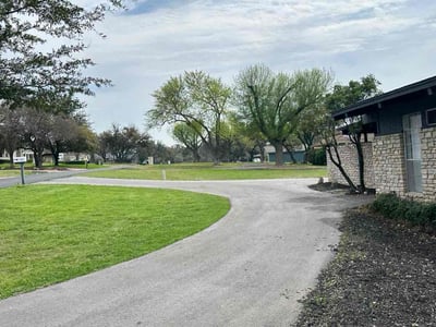 Lawn care service in Lakeway, 78734