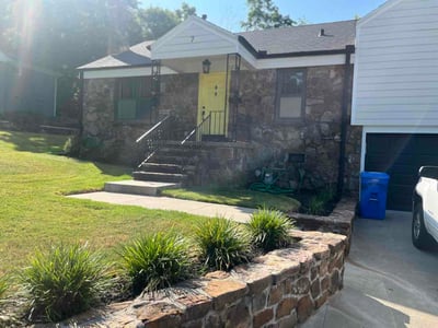 Lawn care service in Fayetteville, 72701
