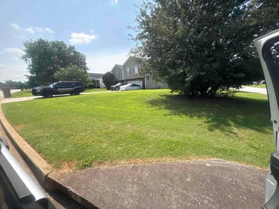 Lawn care service in Ellenwood, 30294
