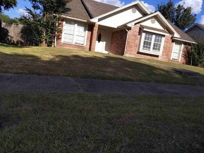 Lawn care service in Garland, 75040