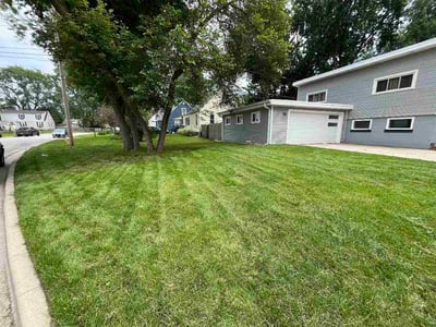 Lawn care service in Hammond, 46323
