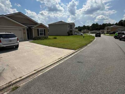 Lawn care service in Jacksonville, 32219