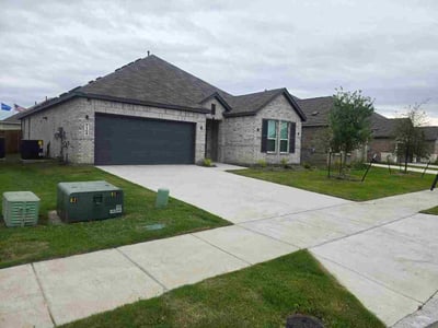Lawn care service in McKinney, 75071