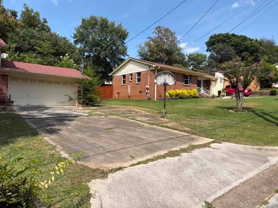 Lawn care service in Huntsville, 35810
