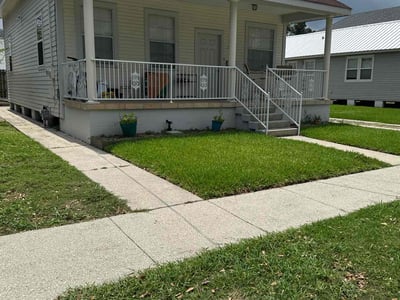 Lawn care service in New Orleans, 70119
