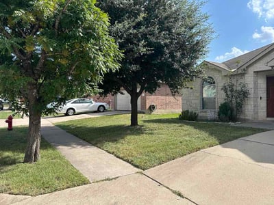 Lawn care service in Round Rock, 78664