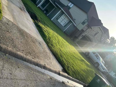 Lawn care service in Houston, 77018