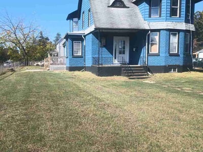 Lawn care service in Clementon, 08021