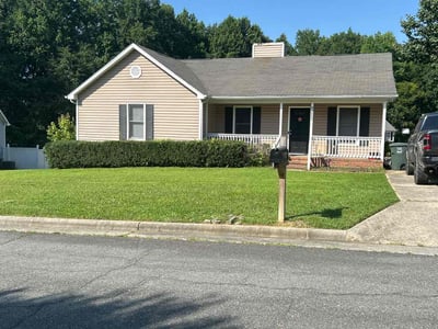 Lawn care service in Greensboro, 27401