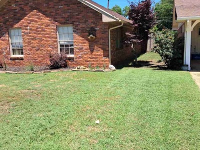 Lawn care service in Oklahoma City, 73112