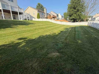 Lawn care service in Wentzville, 63385