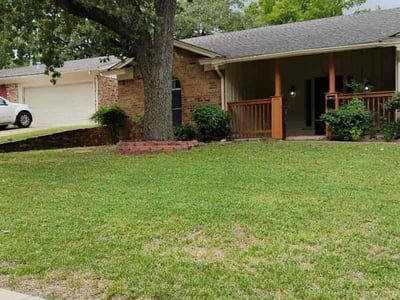 Lawn care service in Fort Worth, 76112