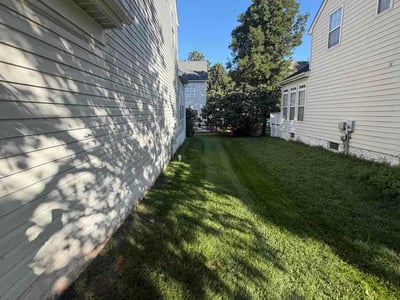 Lawn care service in Sterling, 20165