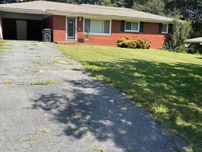 Lawn care service in Douglasville, 30134