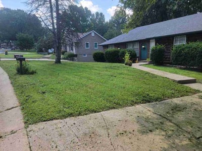 Lawn care service in Blue Springs, 64015