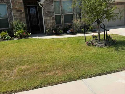 Lawn care service in Glenn Heights, 75154
