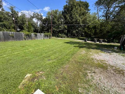 Lawn care service in Fort Wayne, 46806