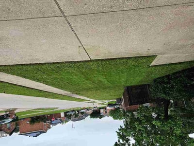 Lawn care service in Arlington, 76002
