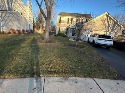 Lawn care service in Aurora, 60506