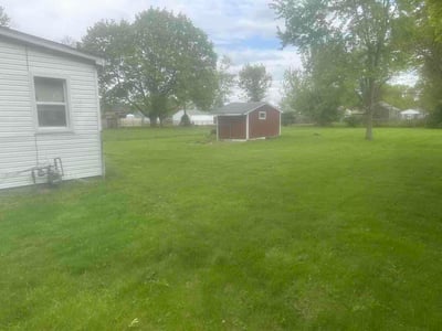 Lawn care service in Taylor, 48180