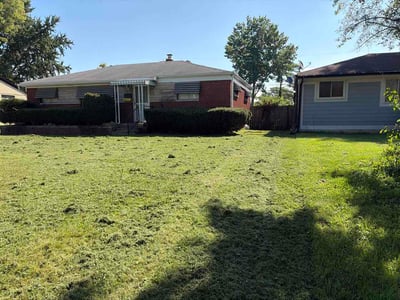 Lawn care service in Indianapolis, 46226