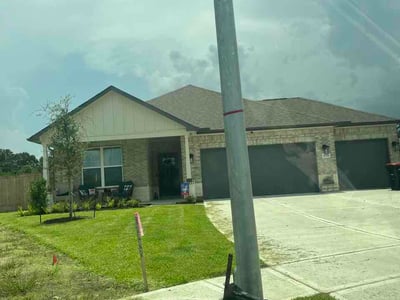 Lawn care service in Crosby, 77532