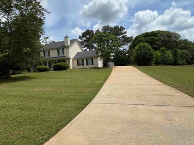 Lawn care service in Locust Grove, 30248