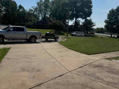 Lawn care service in Raytown, 64133