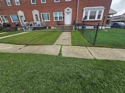 Lawn care service in Dundalk, 21222