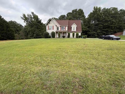 Lawn care service in Locust Grove, 30248