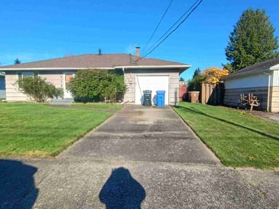 Lawn care service in Tacoma, 98408