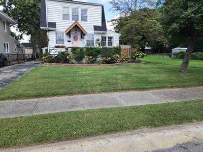 Lawn care service in Louisville, 40214