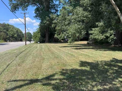 Lawn care service in Durham, 27712