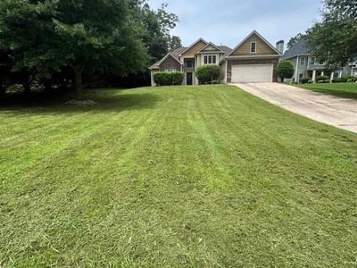 Lawn care service in Hiram, 30141