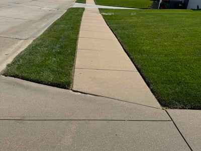 Lawn care service in Omaha, 68122