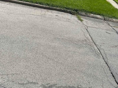 Lawn care service in Cedar Rapids, 52403