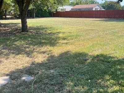 Lawn care service in Red Oak, 75154